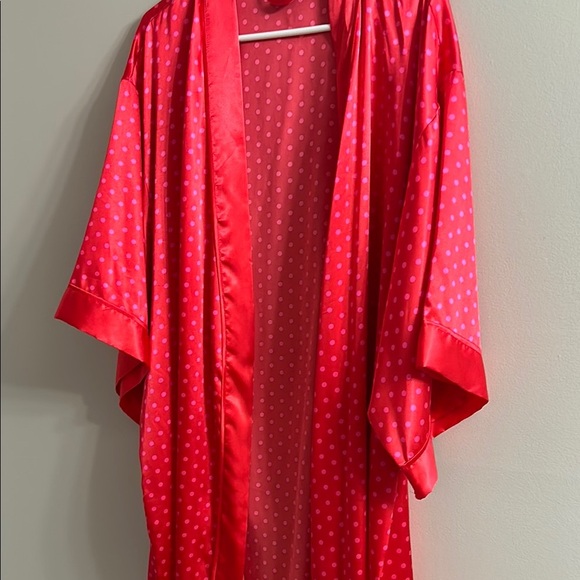 La SENZA Red Satin Robe - Picture 2 of 9